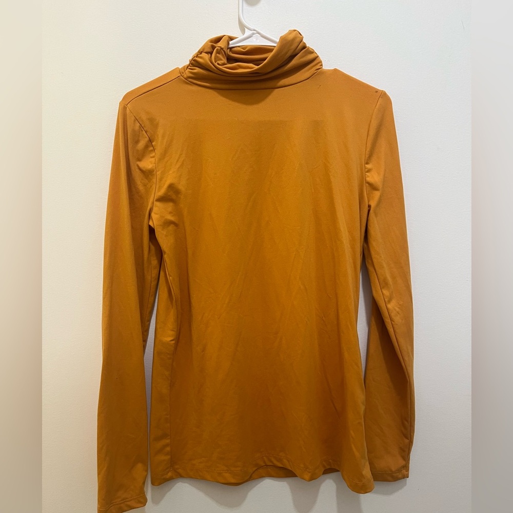 Zénana large mustard yellow turtle neck